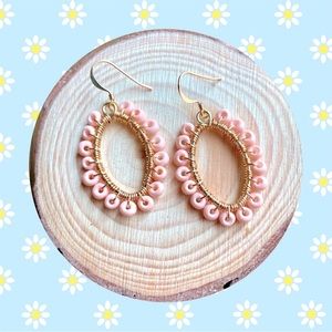 🌸 Handmade powder pink earrings, with wire wrapped glass seed beads